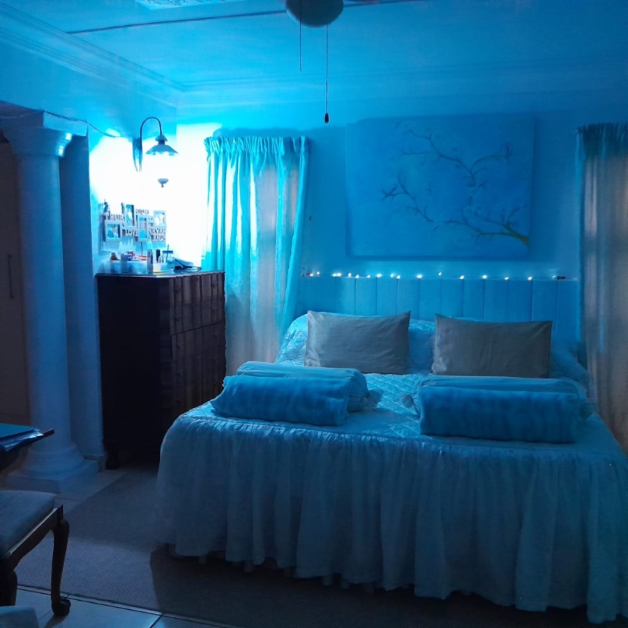 4 Bedroom Property for Sale in Wavecrest Eastern Cape